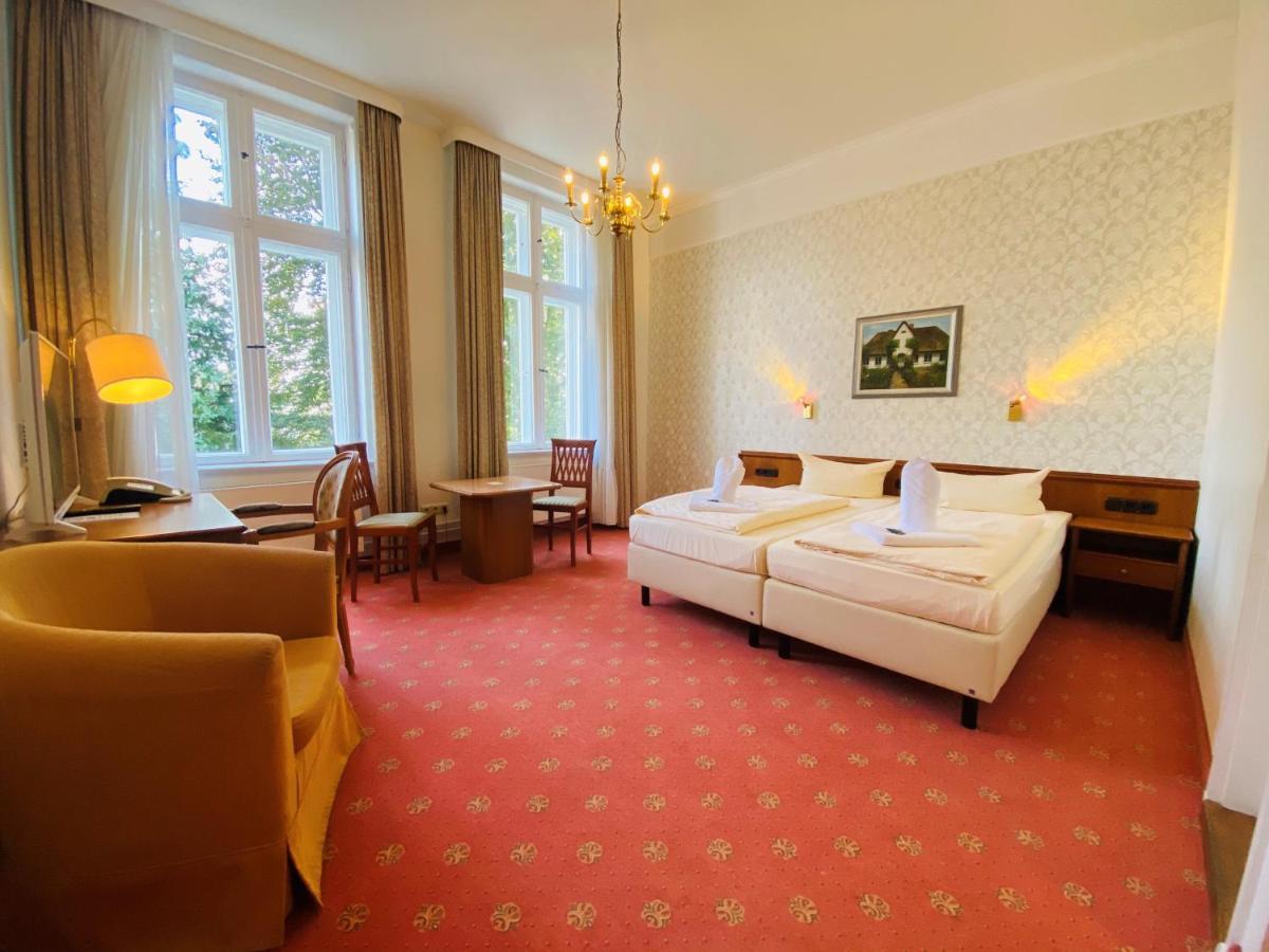 Hotel Kaiserhof Deluxe ลูเบค ภายนอก รูปภาพ